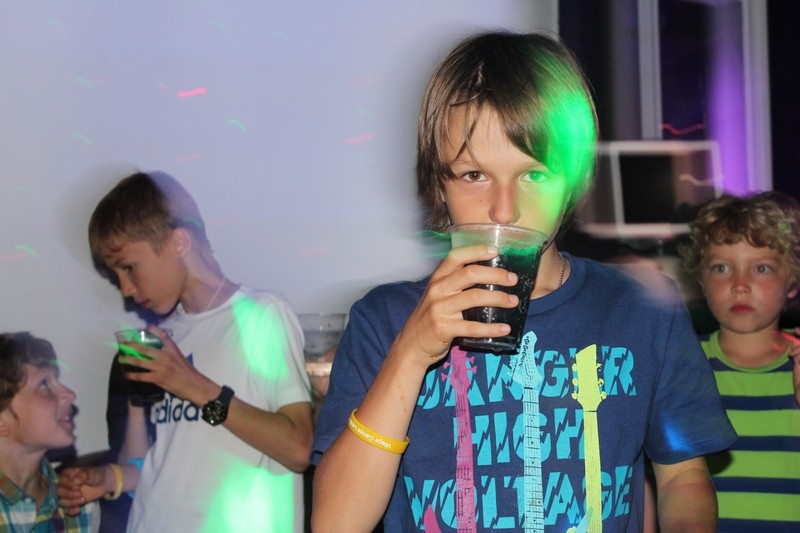 Village Camps International Summer Camp Leysin, Switzerland 2026-08-15 https://www.villagecamps.com/journals_admin/images/682-17-disco (14).jpg